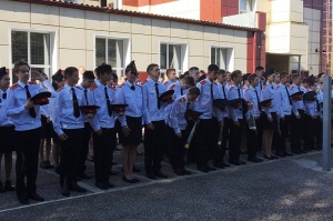 Новый учебный год в казачьем кадетском корпусе начался с торжественной линейки и молитвы