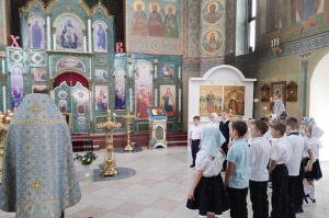 Молебен для учащихся и педагогов Свято-Сергиевской ПНШ прошёл в храме Воскресения Словущего
