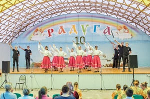 На Архиерейском подворье в станице Незлобной прошёл VIII Епархиальный казачий фестиваль песни и танца «Играй, гармонь казачья!»