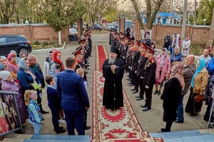 Епископ Гедеон возглавил всенощное бдение в храме Казанской иконы Божией Матери города Будённовска